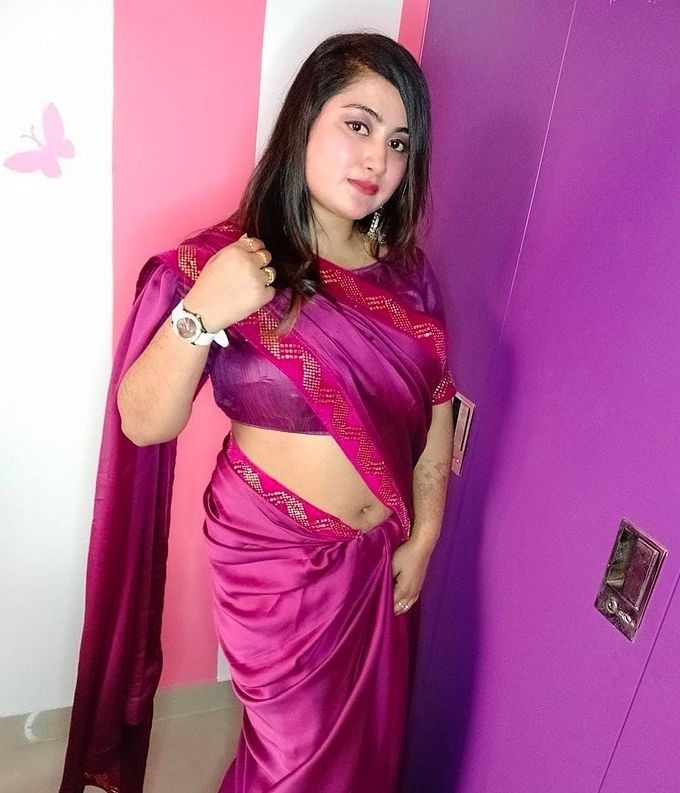 Call Girls Near Crowne Plaza JHANDEWALAN DELHI